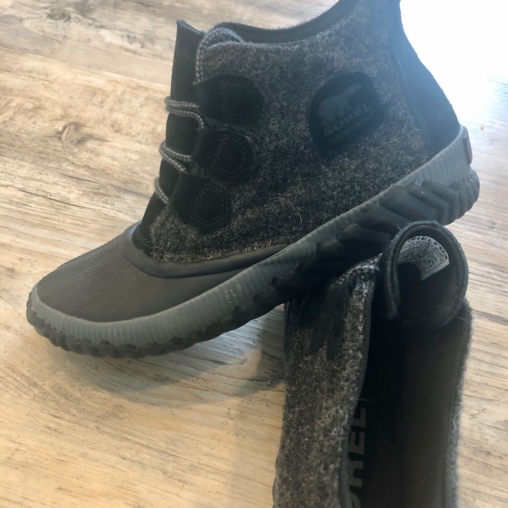 Sorel Out and About Boots. Size 7.5